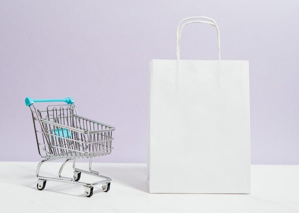 8 Trends Redefining The eCommerce Landscape In 2023